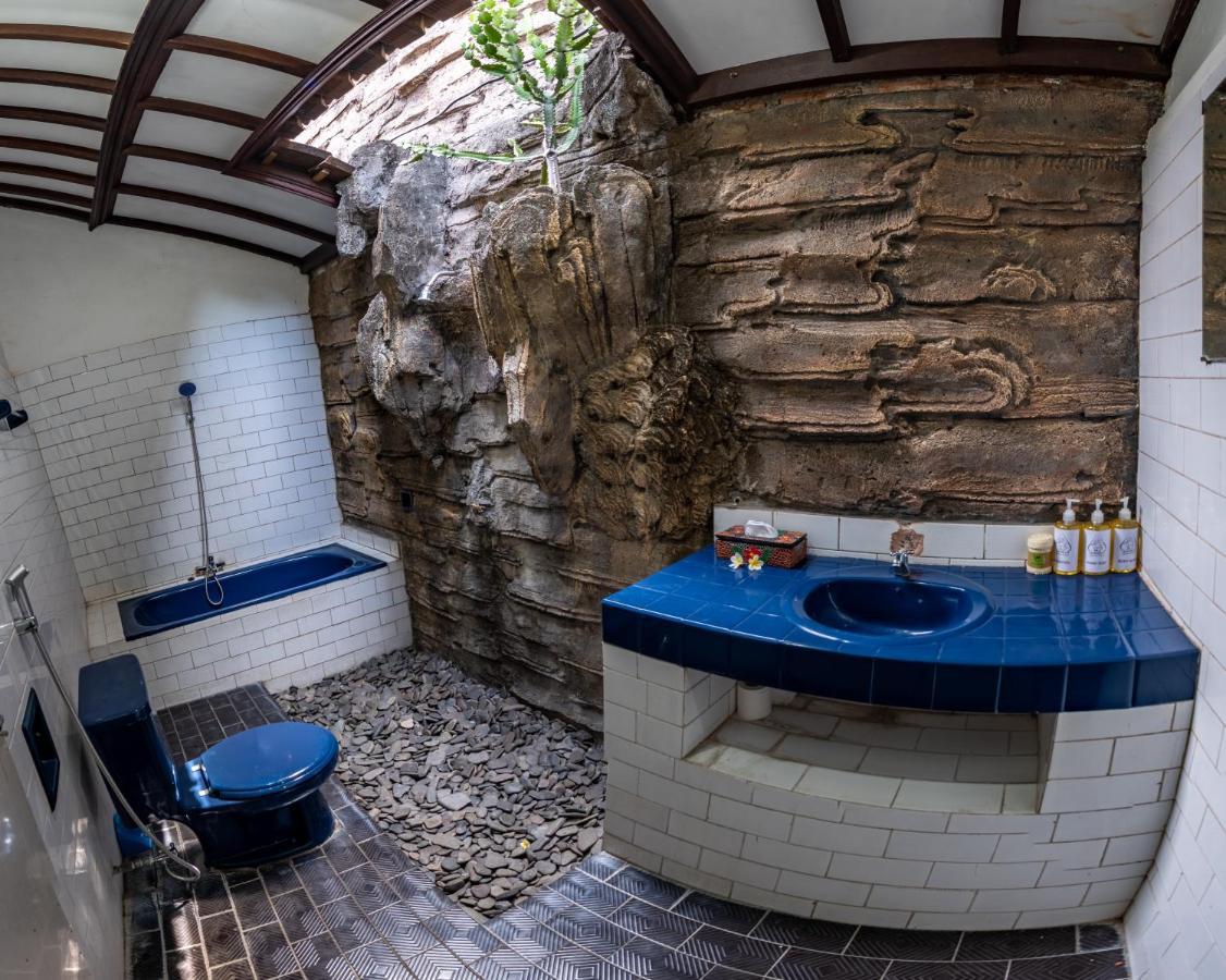 Binaria Museum Hotel Ловіна Екстер'єр фото